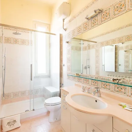 Coppede' Penthouse アパート